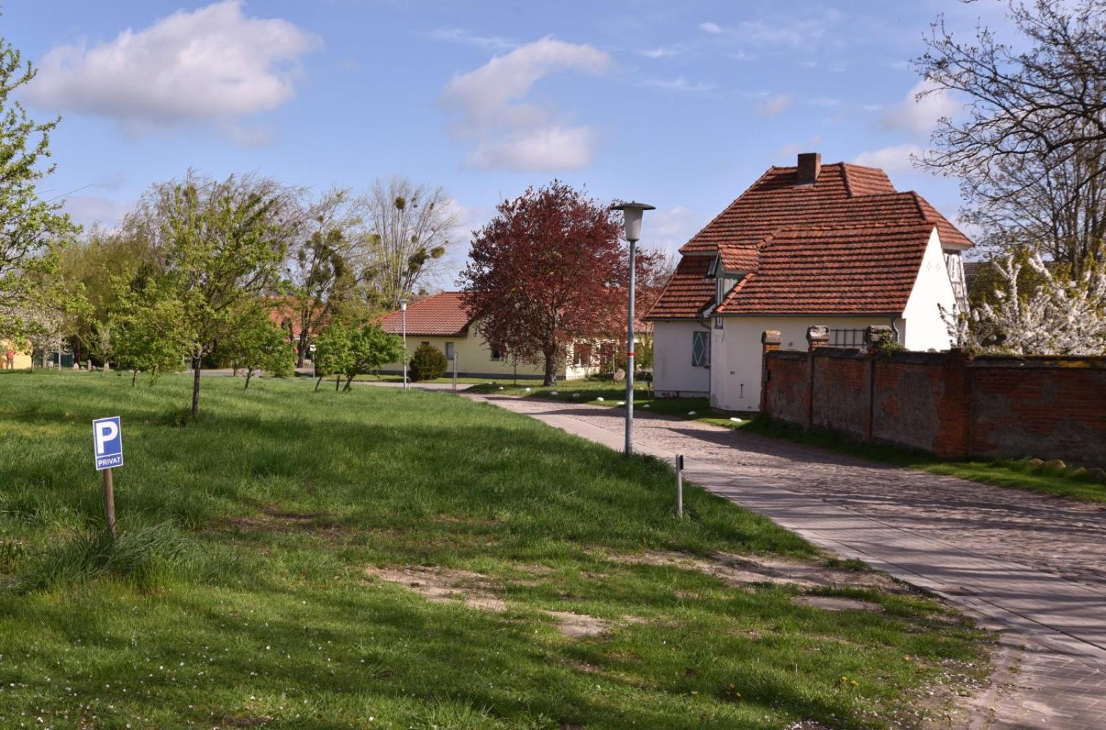 Forsthaus Lelkendorf / Ferienwohnung מראה חיצוני תמונה